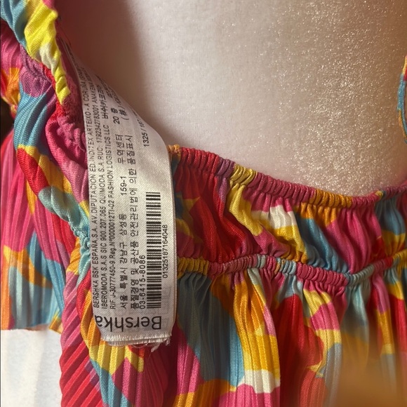Turtle neck Vibrant Multicolor Halter Top Bershka size L (I) - Picture 4 of 9